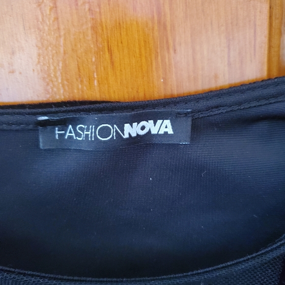 Fashion Nova velvet bodysuit - Picture 4 of 4